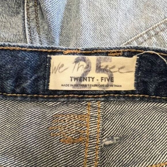 Free People We The Free High Waist Distressed Denim Shorts Size 25 - Picture 3 of 3
